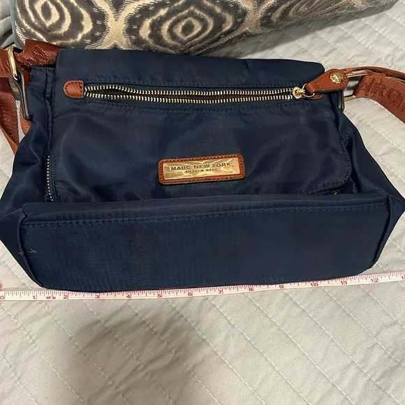 Marc Jacob’s Crossbody Bag Purse - Picture 11 of 12